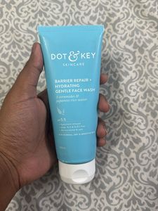 Dot &amp; Key barrier repair + hydrating  Face Wash