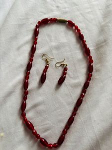 Rubey red necklace with matching earrings
