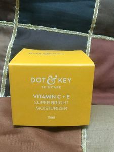 VITAMIN C+E SUPER BRIGHT MOISTURIZER
