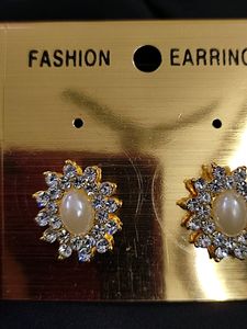 2 Same Design Stud