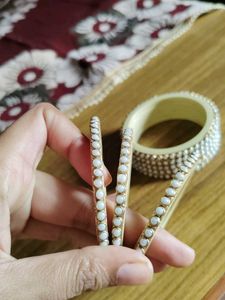 White &amp; Gold Bangle Set