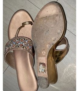 Mochi Embellished Wedge Heels Sandals 👡