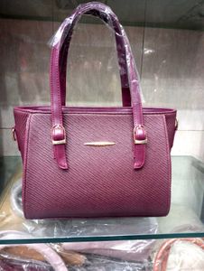 💥Stylish and Elegant Maroon Handbag 👜
