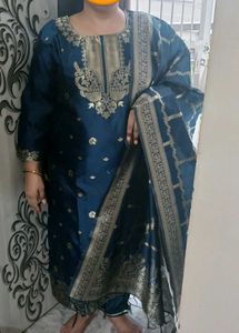 Ladies Suit Set