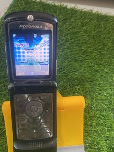 Motorola V3
