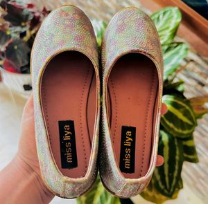 Girl&#39;s Miss Liya And Eten  Iridescent Ballet Flats