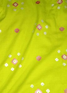 Totally 6 ( 3kurthis 2 Gown 1 Jens Ladies 32 Size)