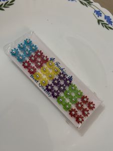 18 pairs of Floral studs