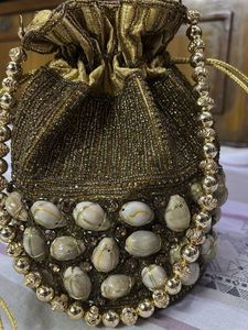 POTLI SIZED GOLD POUCH