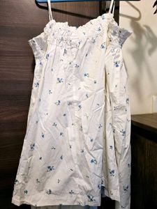 H&amp;M White Short Sleeveless Dress