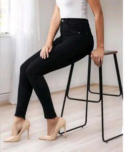 Black Skinny Jeans