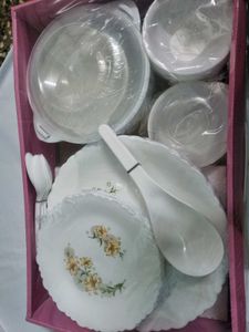 Modware Krimson Dinnerware Set