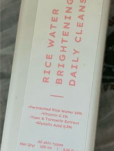 hyphen rice brightening face wash