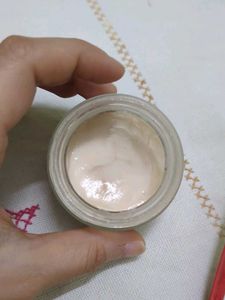 Onesta Korean moisturising gel cream