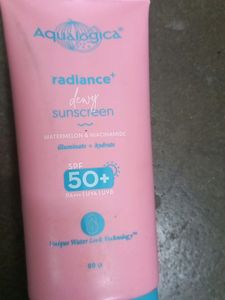 Aqualogica Radiance + Dewy Sunscreen