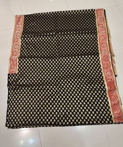 Elegant Banarasi Saree With Blouse