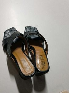 Heels Chappal Good Condition
