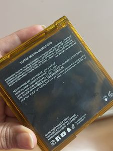 Huda Beauty Toffee Brown Eyeshadow