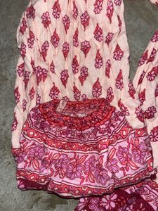 Hollister Pink Floral V-Neck Button-Up Long-Sleeve