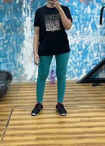 Black Tshirt size S