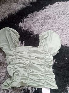 PRETTY TOP( BRAND NEW)