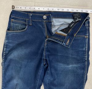 Wrangler Dark Blue Jeans + FREE T-Shirt