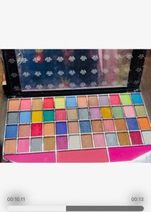 EYESHADOW PALLATE