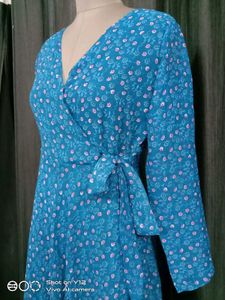 Blue Floral Print Wrap Dress 🌸