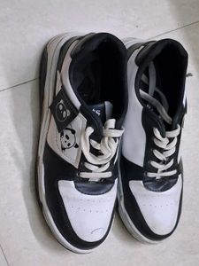 Stylish Black &amp; White Sports Shoes