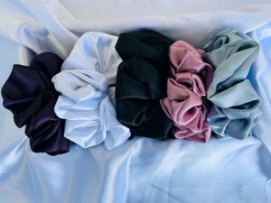 4 Scrunchies