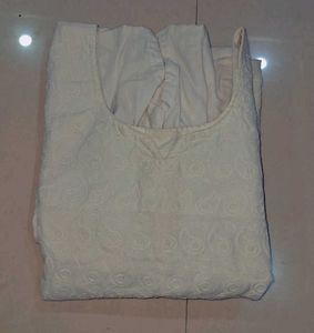 Elegant White Embroidered Kurta