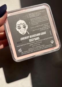 Huda beauty Easy Bake Loose Setting Powder