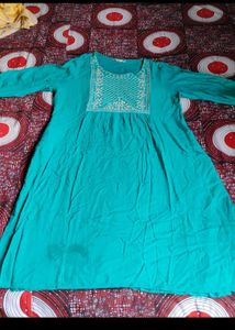 Green Elegant Embroidered Kurta