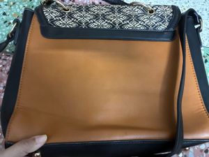 Stylish Allen Solly Handbag