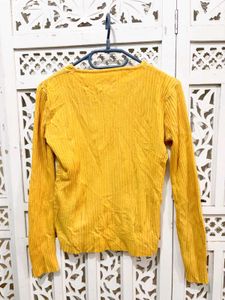 🎀New With Tag Mustard Cable Knit Sweater ()