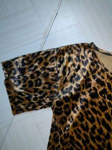 Leopard Print Crop Top🐆🤎Shinny Texture.