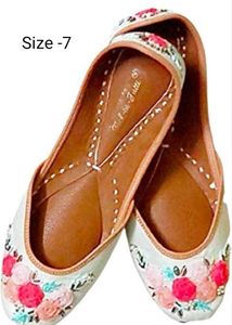 Embroidered Juttis