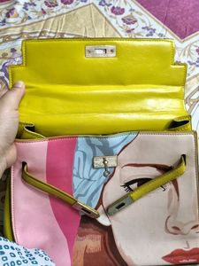 🔥 SUPER STYLISH HANDBAG WITH SLING ATTACHED