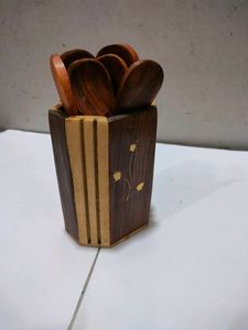 6 Wooden Spoons With Stand