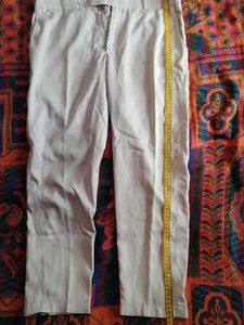 Cream white casual pant M size