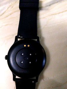 Circle Shape Fire Boltt Hurricane Smartwatch ⌚🖤