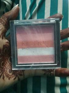 Makeup Revolution Brick Blush+Highlighter