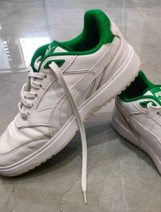 Puma White &amp; Green Low-Top Sneakers