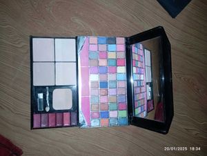 Eyeshadow &amp; Compact Palette