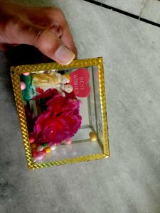 Showpiece Gift Item