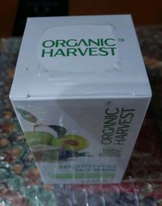 Organic Harvest Brightening Face Serum