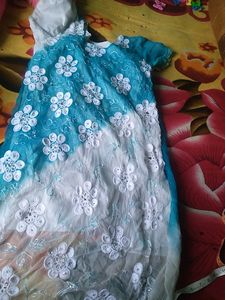 Blou With White Tops..