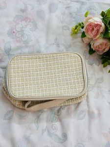 MINISO Pouch with Free Makeup Brushes