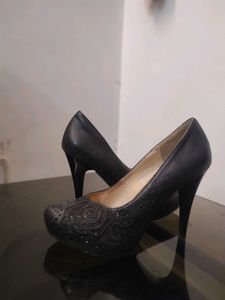 vintage rose embroidered emerald Goth pencil heel