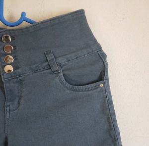 Dark Grey Short Jeans